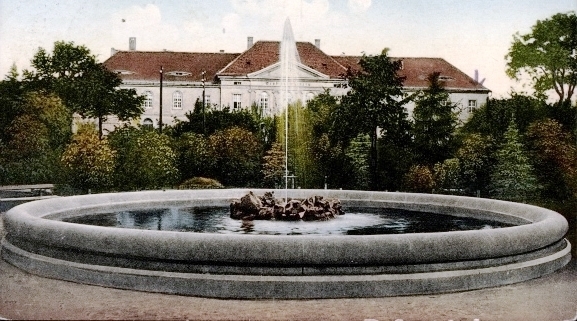 Kamenz Schillerpromenade: Oskar-Müller-Brunnen.